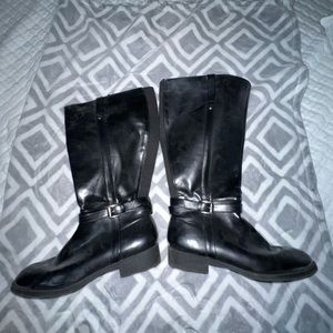 wide width black boots!